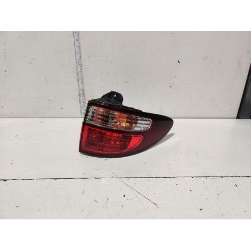 Toyota Tarago Right Tail Light ACR30 06/2000-06/2003