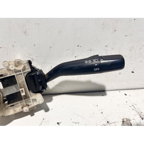 Toyota Hiace SBV Flasher Switch RCH12 10/1995-02/2004