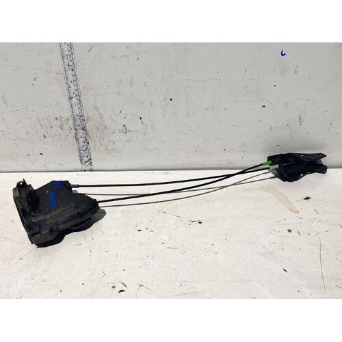 Toyota RAV4 Left Front Door Lock Mechanism ACA33 11/2005-09/2008