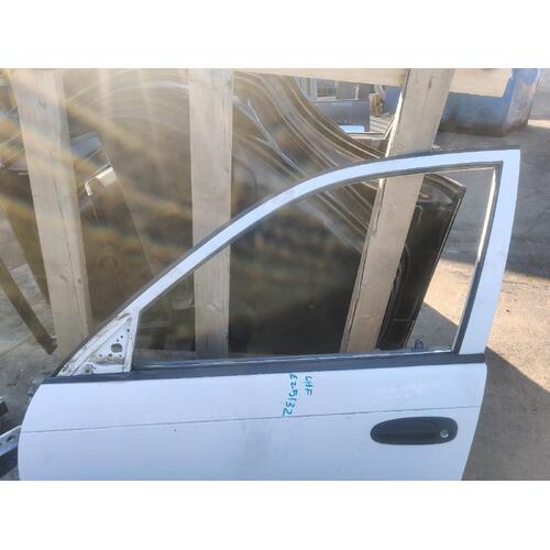 Toyota Corolla Left Front Door Glass AE102 09/1994-10/1999