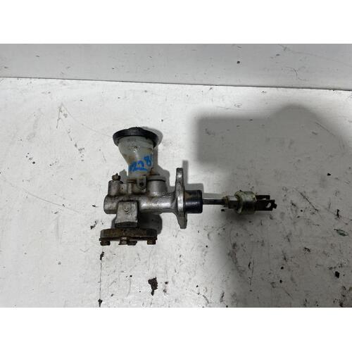 Toyota Hilux Clutch Master Cylinder KZN165 09/97-10/01