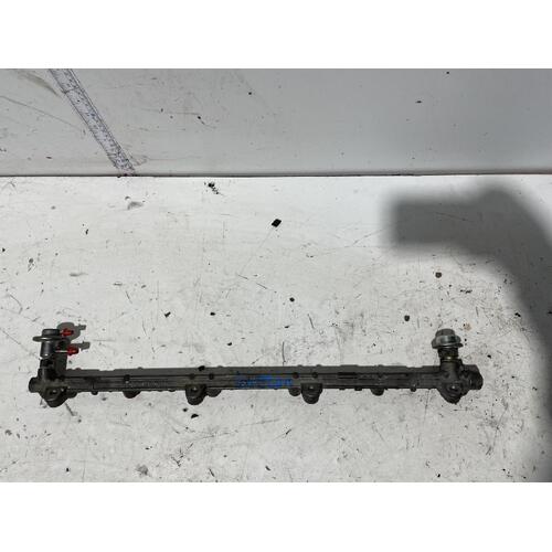 Toyota Landcruiser Fuel Injection Rail 4.5 1FZ-FE 100 Series 04/98-10/07