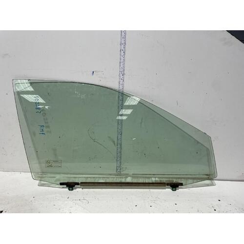 Lexus RX330 Right Front Door Glass MCU38 04/2003-11/2005