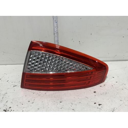 Ford Mondeo Right Tail Light MA 10/2007-07/2009