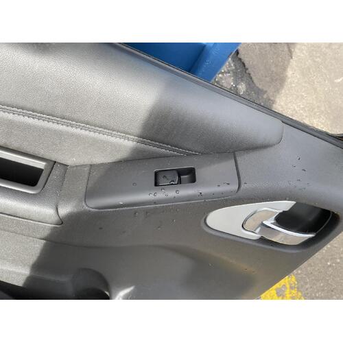 Nissan Navara Left Rear Window Switch D40 090/2005-08/2015