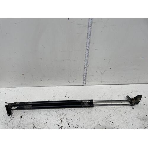 Toyota Hiace Tailgate Struts RZH125 11/1989-12/2004