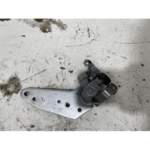 Toyota Tarago Left Rear Lower Door Hinge / Roller ACR50 03/2006-06/2020