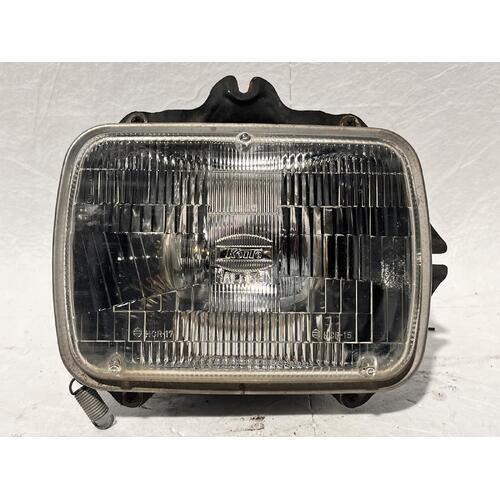 Toyota HILUX Right Headlight 10/88-03/05