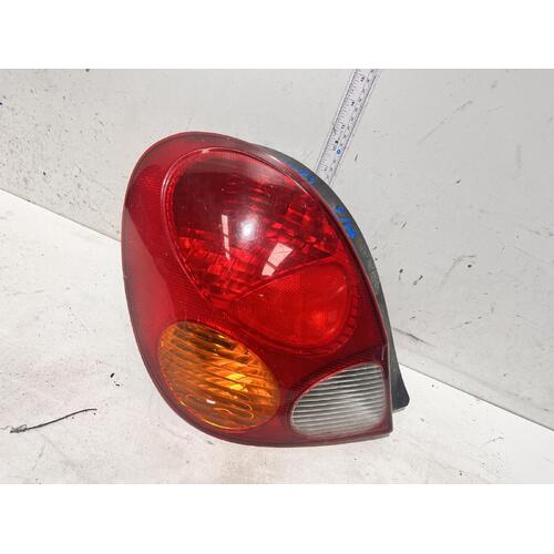 Toyota COROLLA Left Taillight AE112 10/99-11/01 