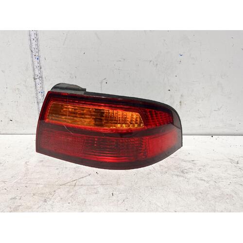 Toyota AVALON Right Taillight MCX10 07/00-09/03 