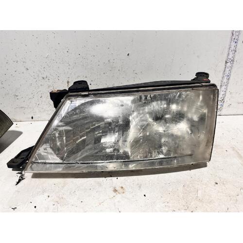 Toyota AVALON Left Headlight MCX10 07/00-09/03  