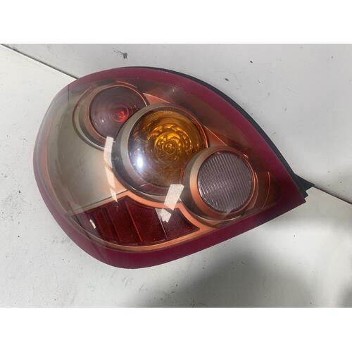 Nissan Pulsar Left Taillight N16 SI-II 12/02-12/05