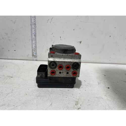 Toyota Prado ABS Pump / Module KDJ120 02/2003-10/2009