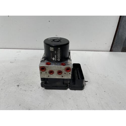 Nissan Navara ABS Pump / Module D40 09/2005-08/2015