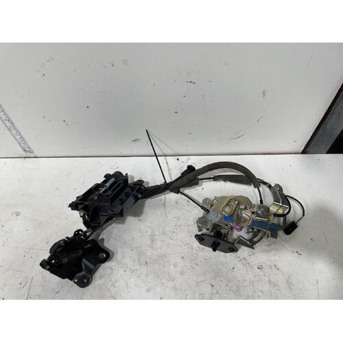 Nissan Navara Right Rear Door Lock Mechanism Assembly NP300 05/2015-Current