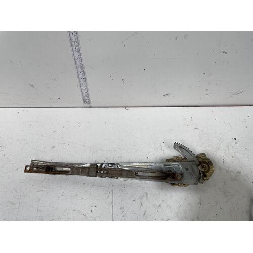 Toyota Hiace Right Front Window Regulator RH32 05/1977-01/1983