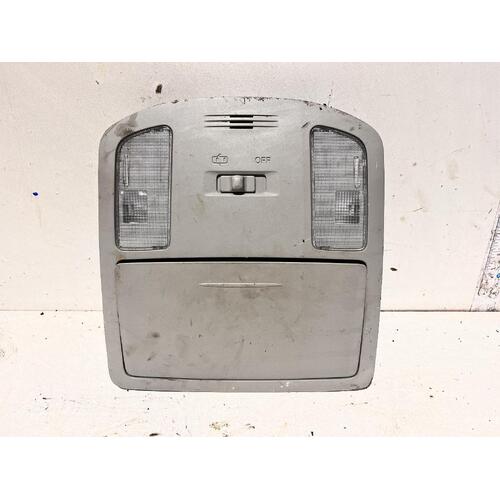 Toyota HILUX Courtesy Light GUN136 Front 09/15-