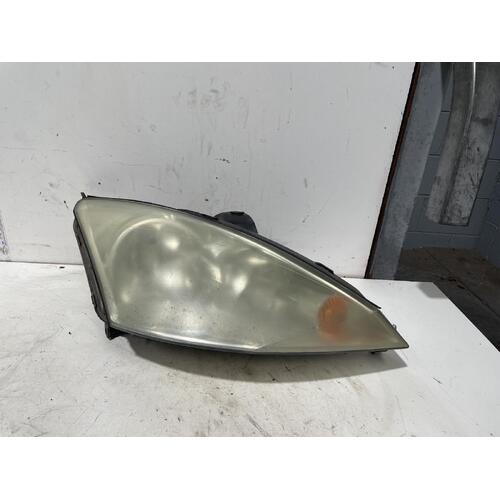 Ford Focus Right Head Light LR 01/2001-06/2005