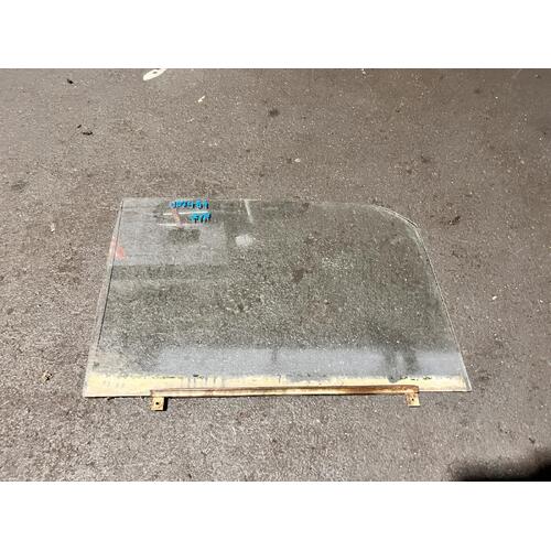 Toyota HIACE Right Front Door Window Glass RH32 05/77-01/83