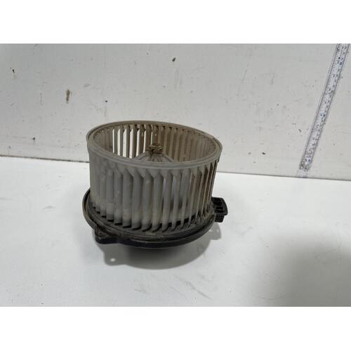 Toyota Hilux Heater Fan Motor KZN165 09/1997-03/2005