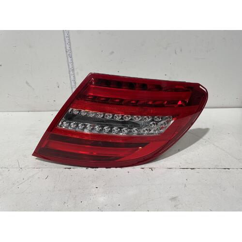 Mercedes C Class Right Tail Light C204 C 250 03/2011-01/2015