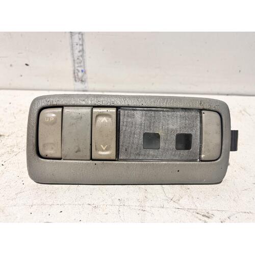 Toyota Cressida Courtesy Light with Sunroof Controls MX83 10/1988-10/1992