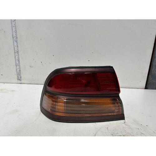 Nissan Maxima Left Tail Light A32 02/95-09/97