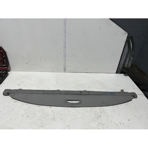 Toyota Kluger Cargo Blind MCU28 10/2003-05/2007