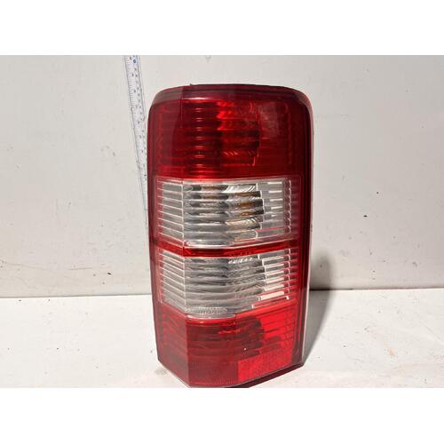 Dodge NITRO Right Taillight KA 06/07-12/11