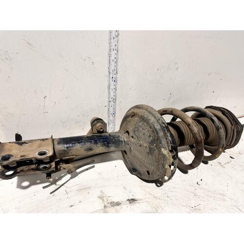 Toyota KLUGER Right Front Strut MCU28 01/01-04/07