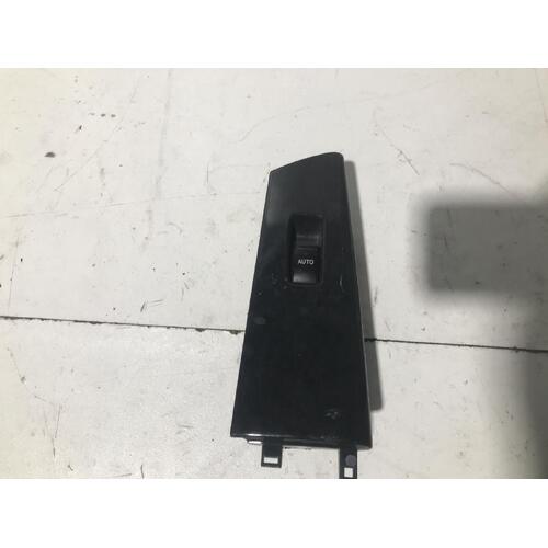 Toyota Corolla Left Front Window Switch ZZE122 12/2001-04/2007