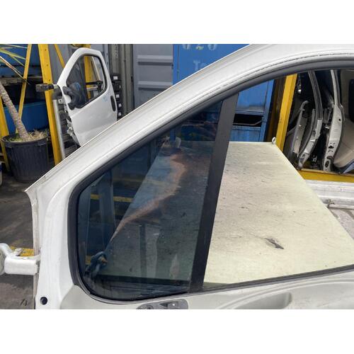 Renault Trafic Right Front Door 1/4 Glass X83 04/2004-12/2014