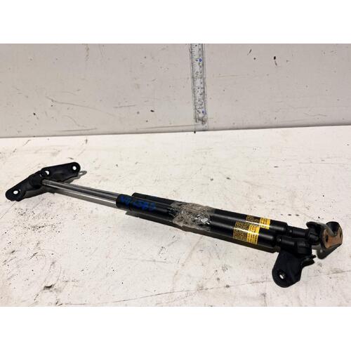 Toyota COROLLA Tailgate Struts ZRE182 Pair 10/12-06/18