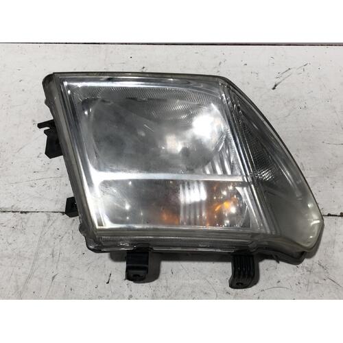 Nissan Navara Right Head Light D40 09/2005-08/2015