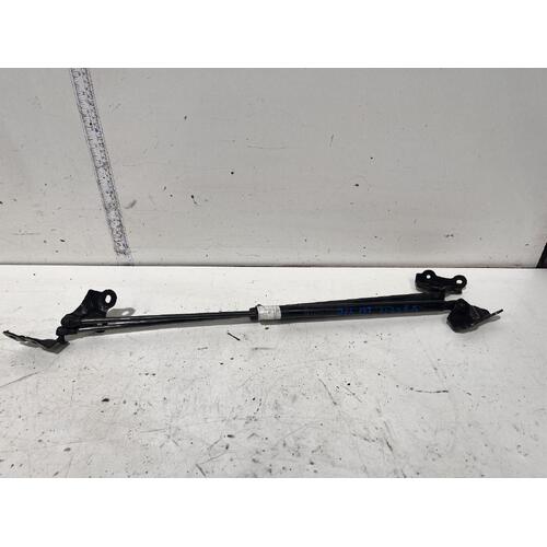 Toyota COROLLA Struts ZWE211 Tailgate 07/18-  Pair