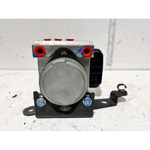 Toyota HILUX ABS Pump TGN16 03/05-08/15 