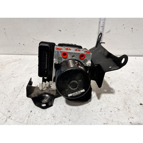 Nissan NAVARA ABS Pump D40 09/05-08/15 