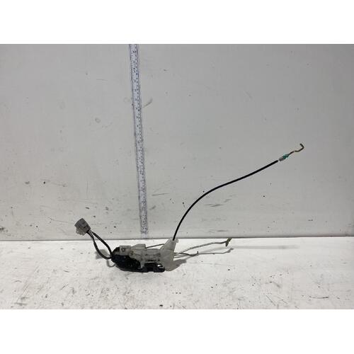 Toyota RAV4 Right Front Door Lock Mechanism SXA11 10/1997-06/2000