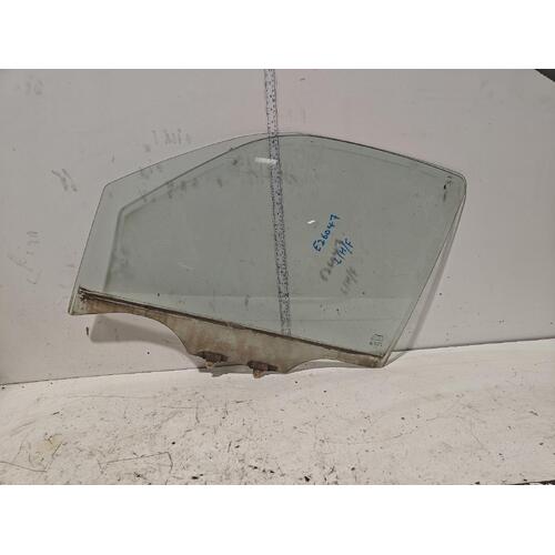 Nissan Navara Left Front Door Glass D40 09/2005-08/2015