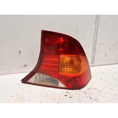 Ford FOCUS Tail Light Right Rear Sedan LR 01/01-06/05