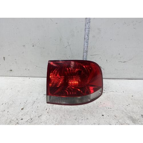 Volkswagen Touareg Right Tail Light 7L 09/2003-06/2007