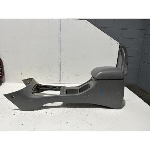 Toyota Hilux Centre Console Assembly KUN26 03/2005-06/2011