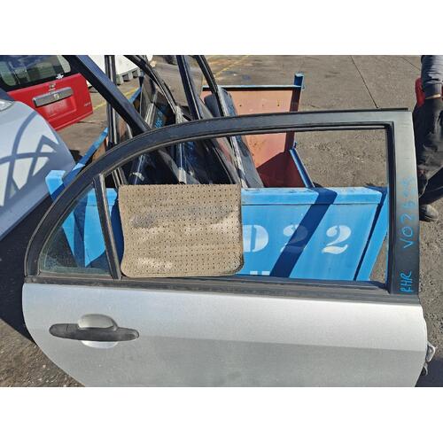 Toyota Corolla Right Rear Door 1/4 Glass ZZE122 12/2001-04/2007