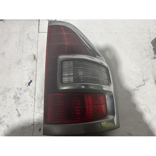 Mitsubishi Pajero Right Tail Light NM 05/2000-10/2002