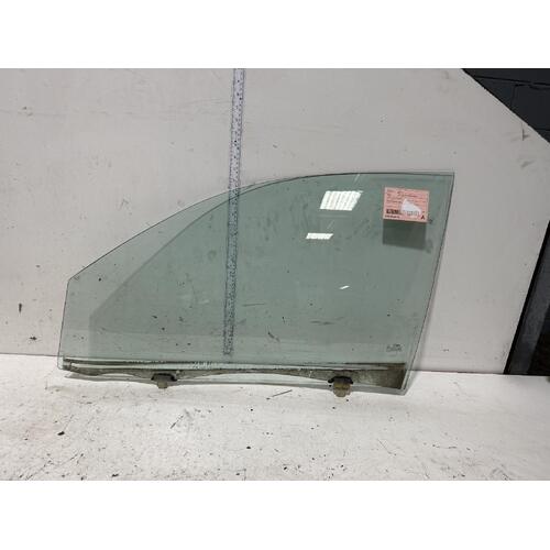 Toyota Hilux Left Front Door Glass GGN15 03/2005-08/2015