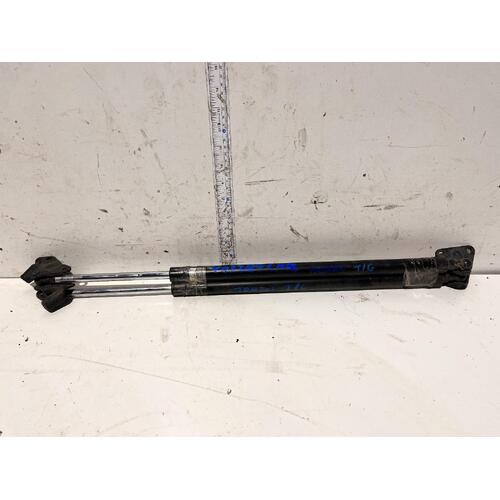 Toyota Hiace Tailgate Struts KDH201 03/05-04/19