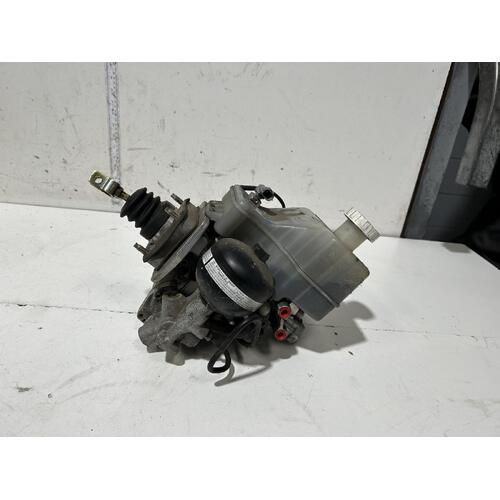 Mitsubishi Pajero ABS Booster Assembly NM 05/2000-10/2002