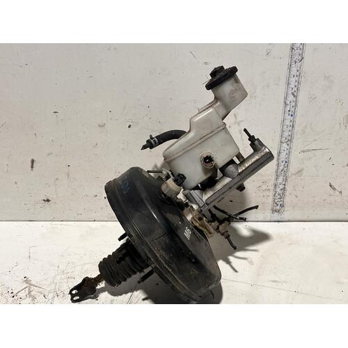 Toyota Hilux Brake Booster with Master Cylinder KUN26 03/2005-07/2011