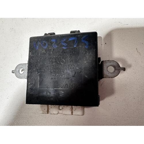 Toyota Landcruiser Antenna Relay UZJ100 04/1998-10/2007