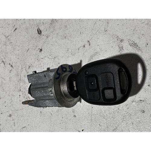 Toyota RAV4 Ignition Barrel with Key ACA21 07/2000-10/2003